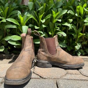 Blundstone Chelsea Dress Boot in rustic brown leather